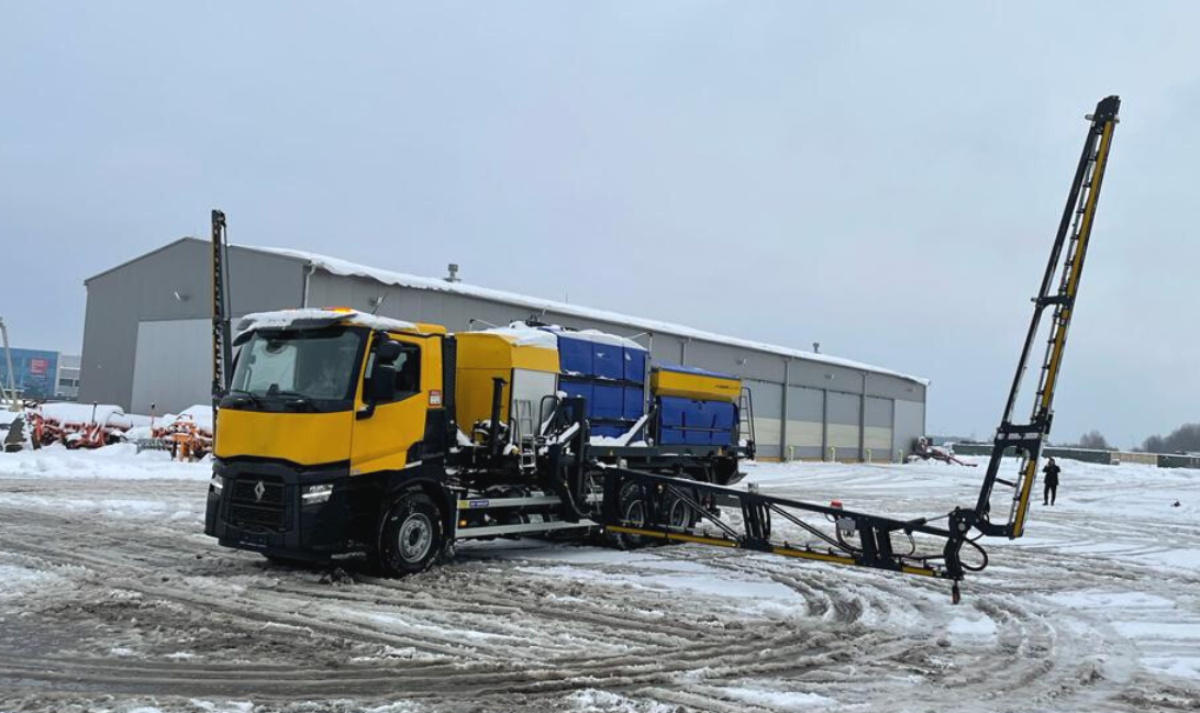 Renault Trucks C 460 do odladzanie nawierzchni lotniskowych 1