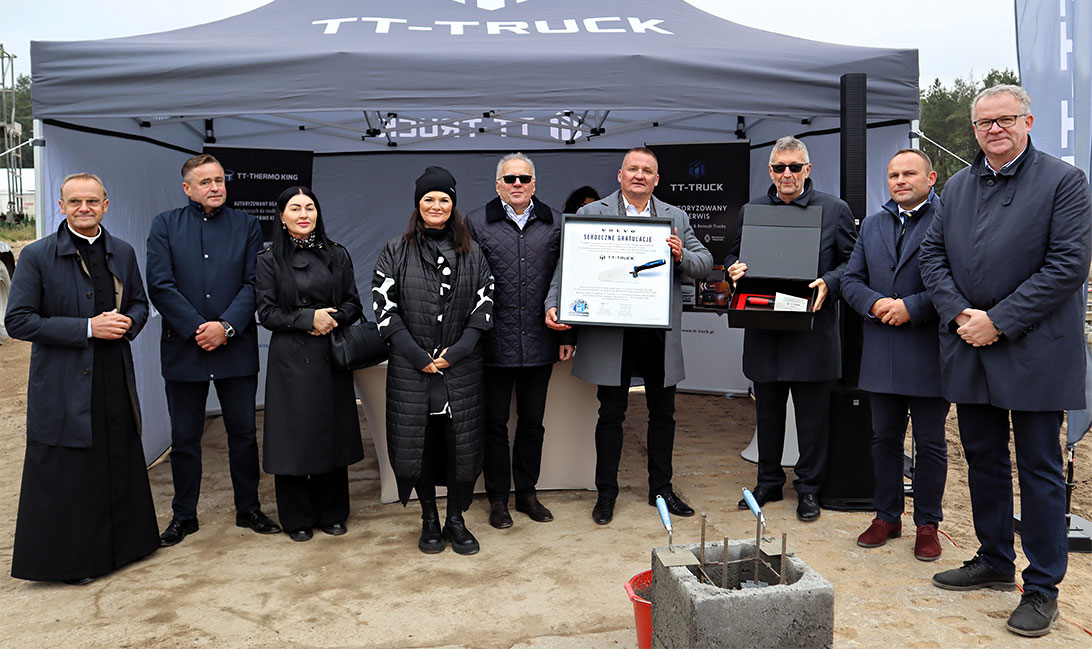 Nowy-serwis-pojazdow-ciezarowych-Renault-Trucks---TT-Trucks-1