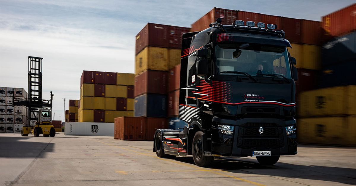 RenaultTrucks_UsedTrucks_Black&White_7