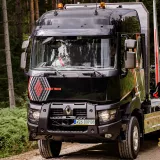 samochod do transportu drewna