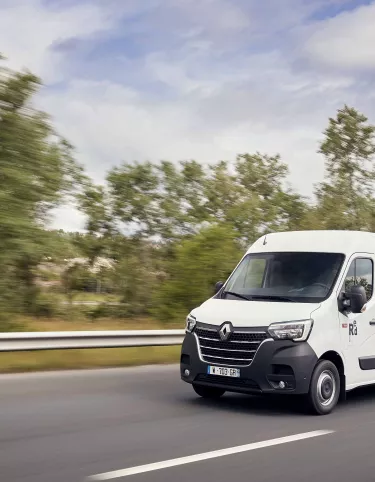 Renault Trucks Master Red