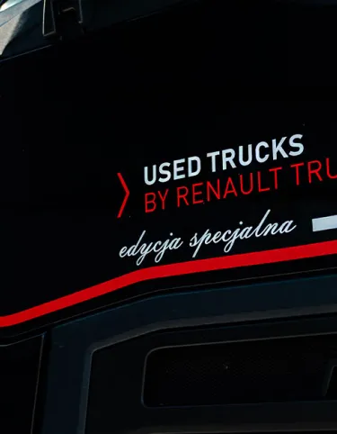 RenaultTrucks_UsedTrucks_Black&White_4