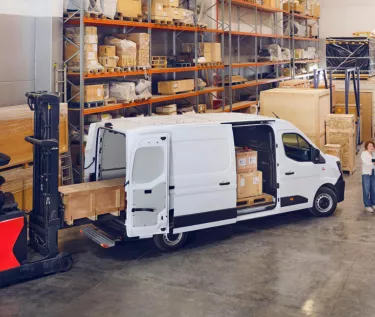 Renault Trucks Master Red Edition 5